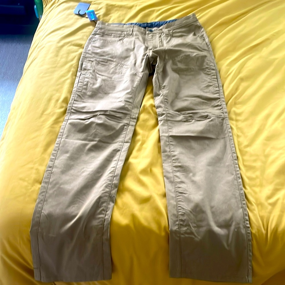 Men’s khaki work pants